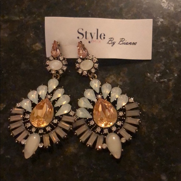 Lightweight Chandelier Earrings - Picture 1 of 3